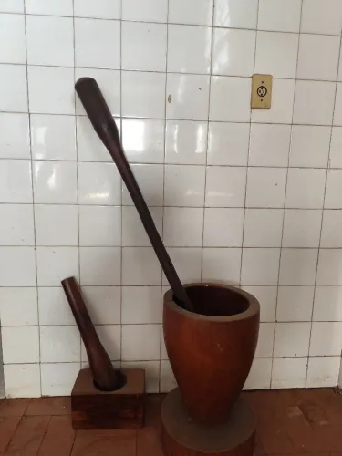 PILÃO MADEIRA MACIÇA