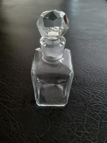 Perfumeiro de vidro antigo
