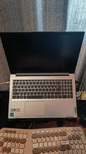 Notebook Lenovo IdeaPad 1i i3 de 12a geração