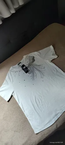 VENDE-SE CAMISA FEMININA - TAM G