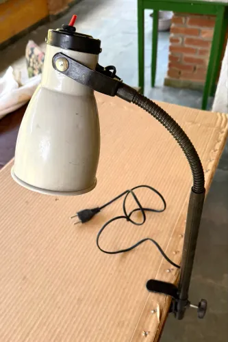Luminária de bancada profissional torno fresa rosca padrao articulaca  