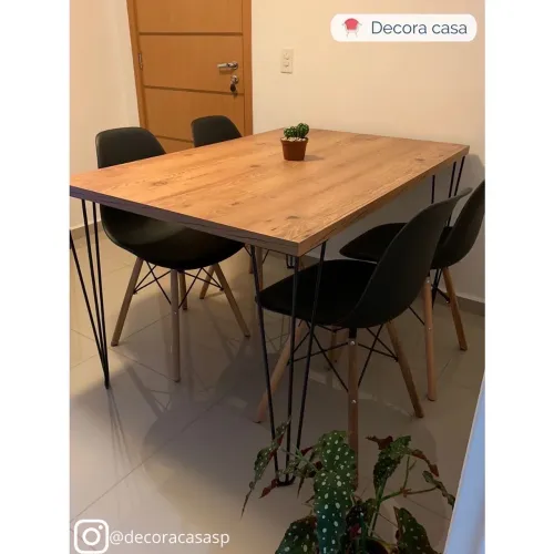 CONJUNTO DE MESA COM 4 CADEIRAS