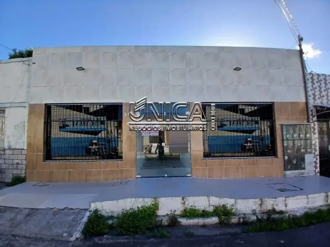 Compre Prédio Comercial no bairro Siqueira Campos