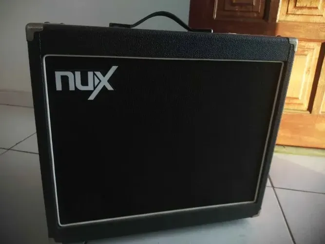 Amplificador de Guitarra Nux Mighty 50x Black (R$ De 1.050 por R$ 800)