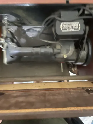 Máquina de costura Singer antiga