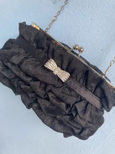 Bolsa Feminina de Babado de Festa Preta