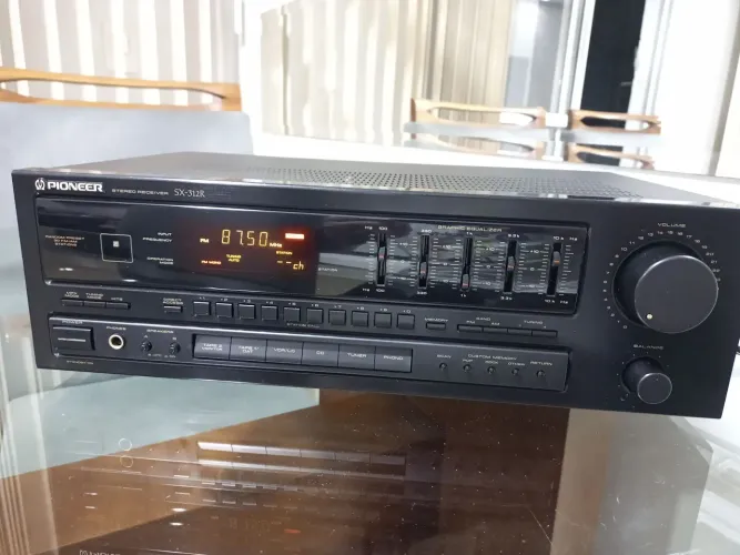 Receiver Pioneer SX 312S , sem controle.