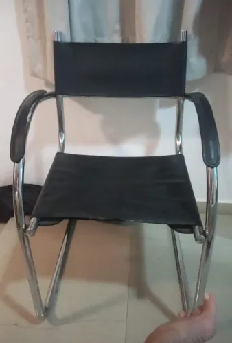Cadeira de Couro e Cromada