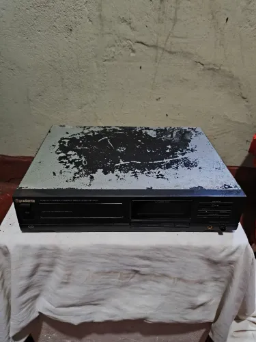 Toca-CD Gradiente CDP-3000! Para reparos ou retirada de peças.