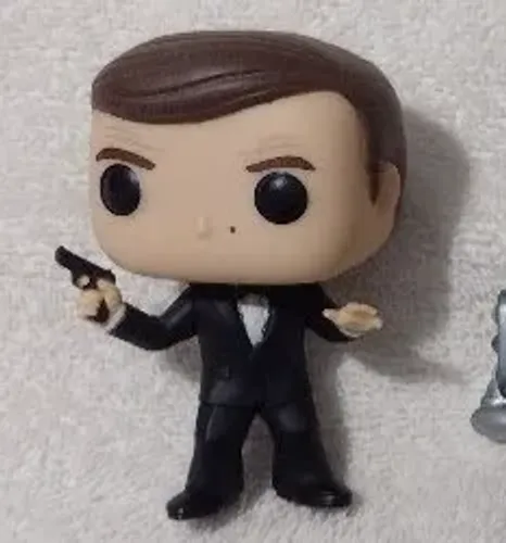 Funko pop 007 Roger Moore