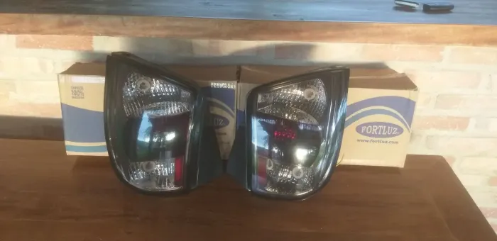 Par lanterna traseira esportiva Palio g1