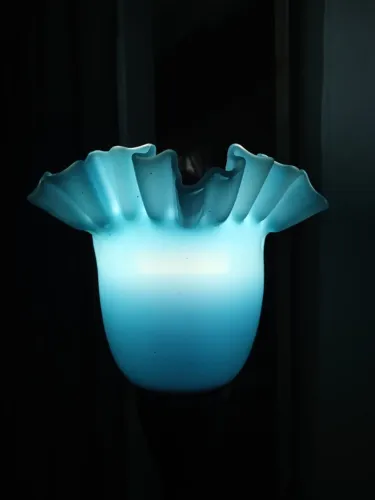 linda luminaria de chão azul opalina