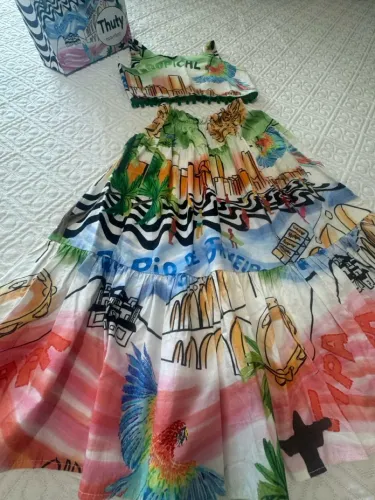 Conjunto de Cropped e Saia Midi