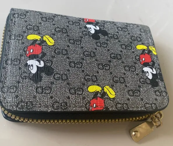 titular do cartão de crédito carteira dos desenhos animados mickey