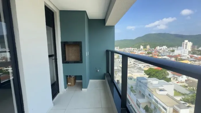 Locação Anual - Apartamento semi-mobiliado com 2 suítes e 1 vaga - Itajaí
