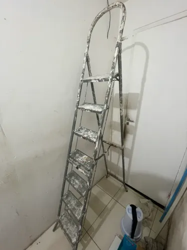 ESCADA DE AÇO INTERNA