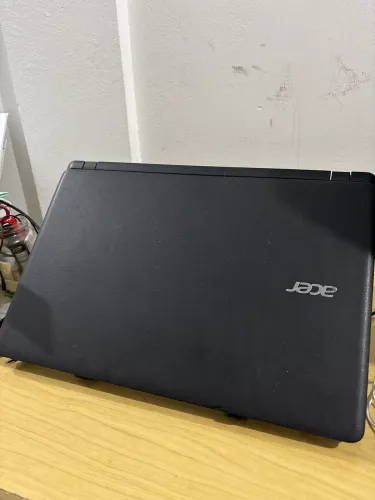 Notebook Acer Aspire ES1-572