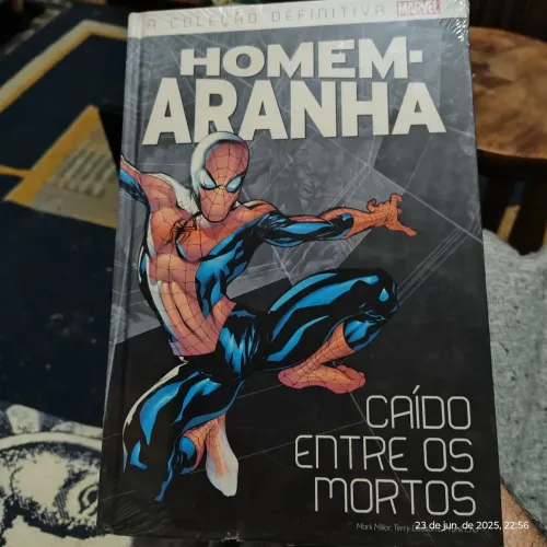 Homem-Aranha 01: Caído Entre os Mortos (Marvel)