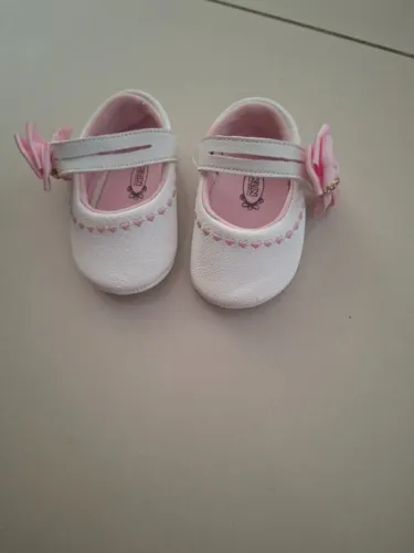 Sapatilha klin branca com detalhes rosa, no couro n 3