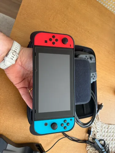 Nintendo Switch V2 Perfeito Estado - bloqueado