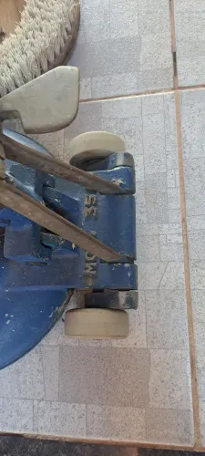 Maquina de lavar piso industrial 