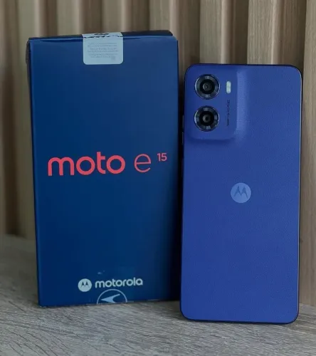 Motorola E15 - 64Gb/3Ram - Lilás - Azul Novo Lacrado