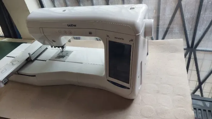Maquina Bordadeira Brother 2100