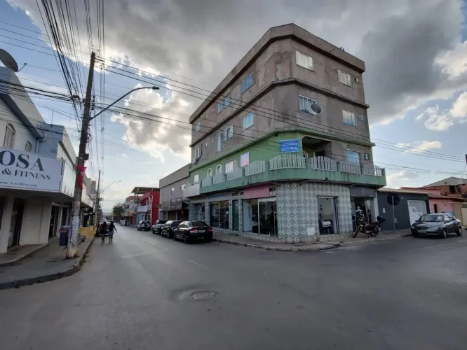 Predio Comercial com Renda de R$ 7.150,00 no Jardim Roriz / Escriturado e Registrado