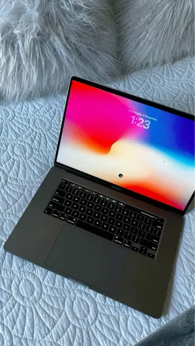 MACBOOK PRO I7 | 16GB | 512 SSD 