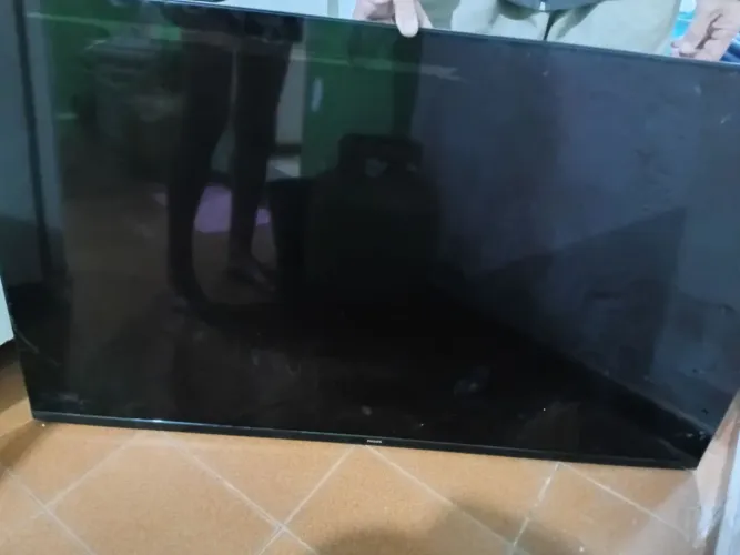 Tv Philips 55 polegadas (?COM TELA QUEBRADA?)