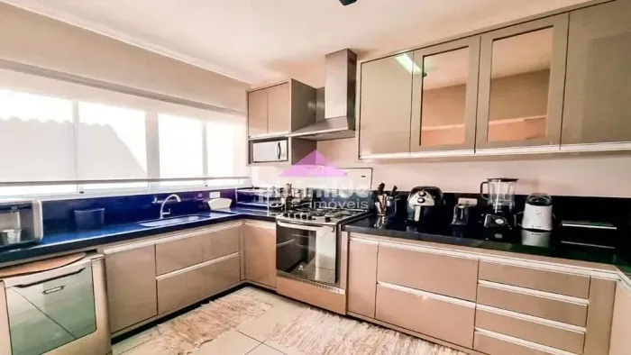 Casa com 3 dormitórios para locação, 150 m² por R$ 3.500,00 - Jardim Califórnia - Jacareí/