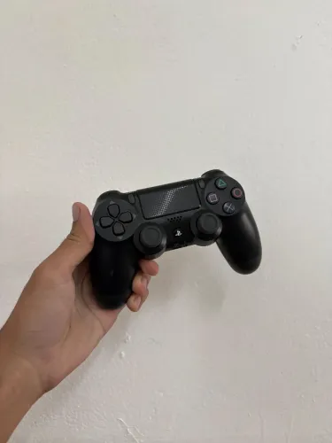 Controle ps4 semi novo