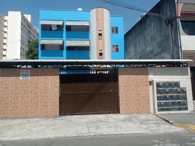Alugo ap de 02 quartos ( jóquei clube)