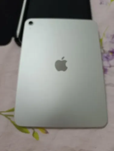 Vende-se um iPad A16, 128 GB, acompanha capa, caneta e carregador