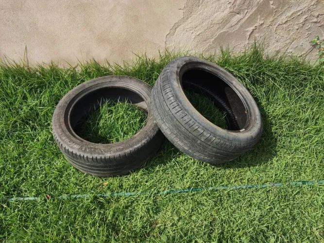 Pneus 215/50 R17 (Passo Cartão)