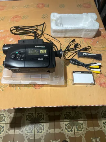 Filmadora Panasonic NV - R 100 ( Para decoração ) 