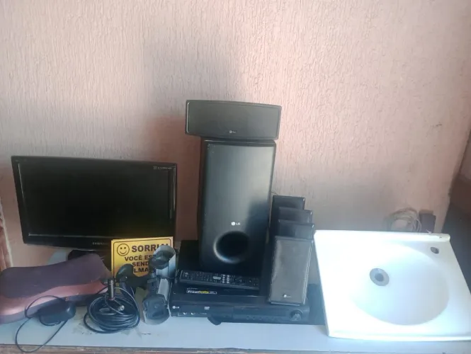 Lote Desapego: Home Theater LG + Monitor + Câmeras + Pia + Massageador