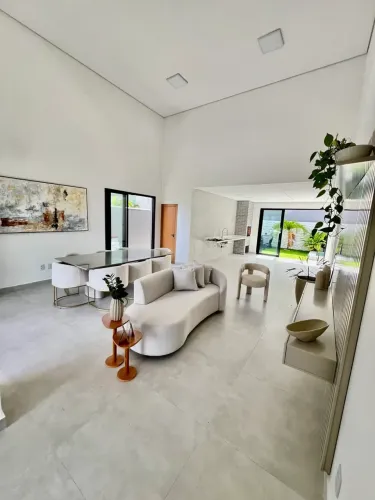 Casa Plana Nova a Venda em Condominio no Eusebio com 03 suites e piscina privativa