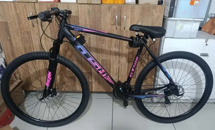Bicicleta 29 GTS M1 Freio a Disco Câmbio Shimano 21v Advanced 4 meses de uso