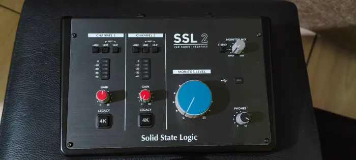 Placa de Áudio SSL 2 - Interface