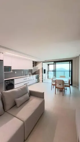 Apartamento Mobiliado com 01 suíte + 02 dormitórios na Praia Brava em Itajaí/SC