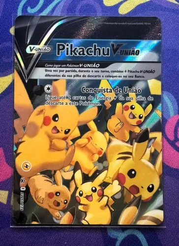 Cartas Pikachu V União Conjunto com 4 Cartas NM Pokemon TCG