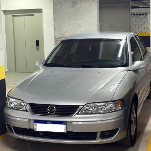 Chevrolet Vectra CD 2.2 16V / 2.0 16V Mec./aut. 2004