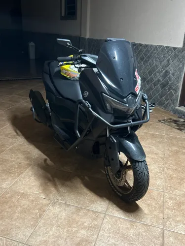 NMax 2025 preto impecável