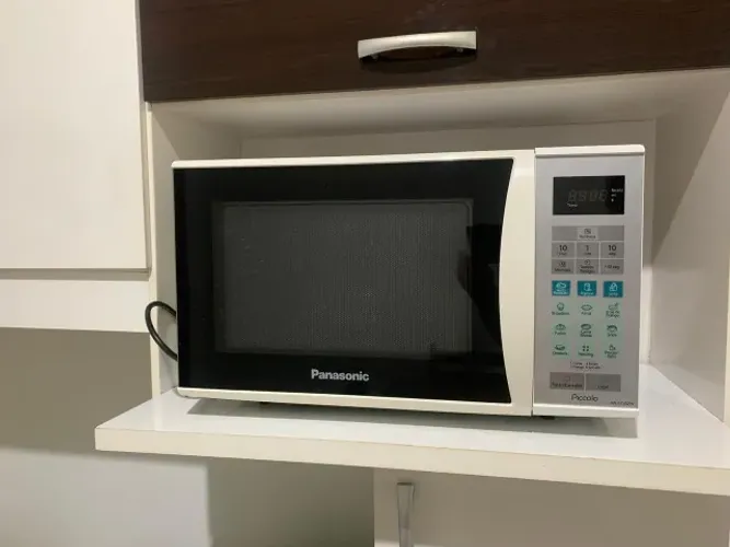 Micro-ondas Panasonic Piccolo NN-ST352WRUK 220V - Funcionando Perfeitamente