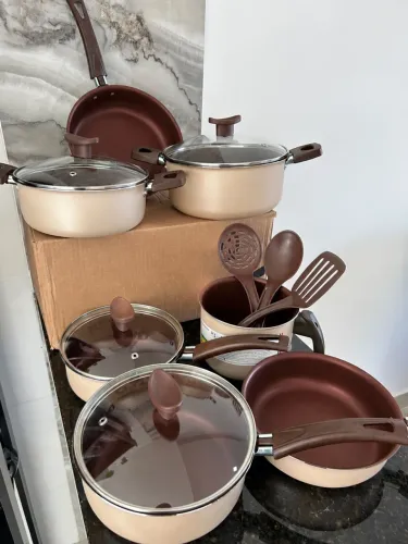 ? JOGO DE PANELAS ANTIADERENTE 10 PEÇAS - COR CAPPUCCINO ?