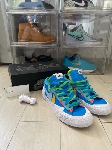 Tênis sacai x KAWS Nike Blazer Low Neptune Blue