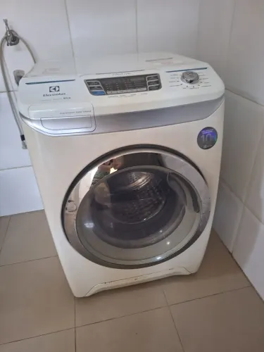 Máquina lava e seca para arrumar