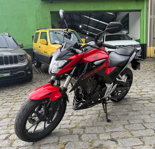 Honda CB300F Twister 2024 - Apenas 12mil kms
