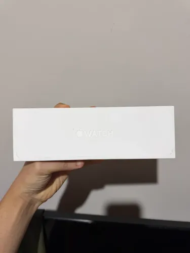 APPLE WATCH SERIES 11 46MM (LACRADO)